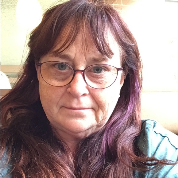 Meet your Posher, Lynn - Picture 1 of 1